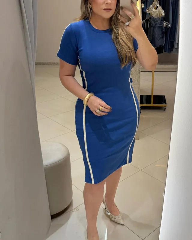 Vestido tubinho azul com friso