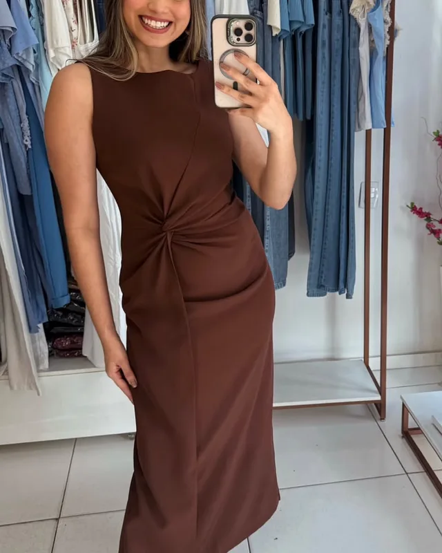 Vestido midi marrom com torção